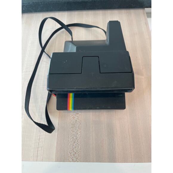 Polaroid OneStep 600 Black Instant Camera - Picture 2 of 10
